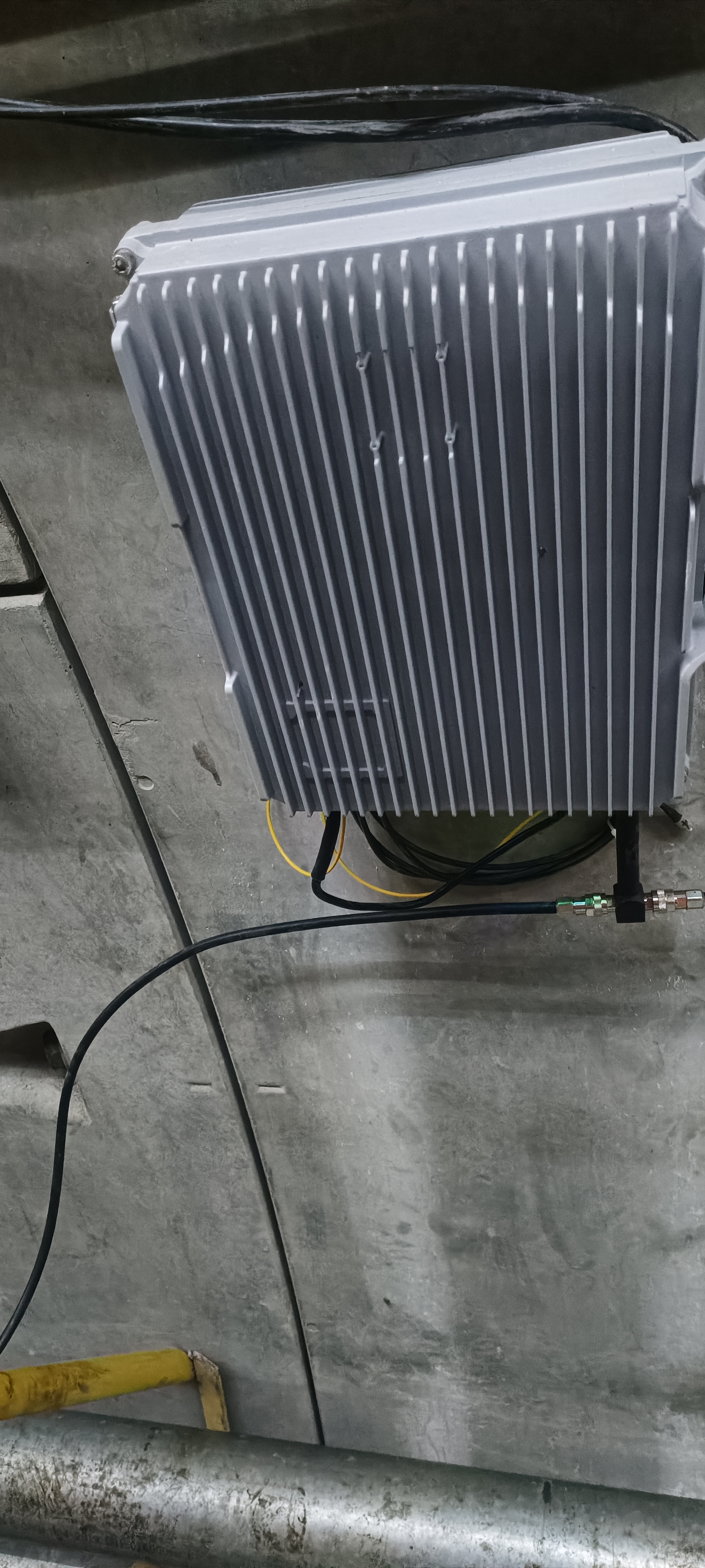 地铁在建隧道利用光纤覆盖手机信号